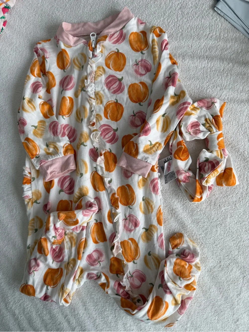 NWOT Milkberry pumpkin bamboo footies with matching bow. 6-9M - Picture 1 of 5